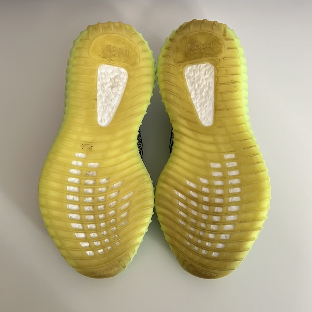 Yeezy Boost 350 V2 - Yeeree - Picture 6 of 6